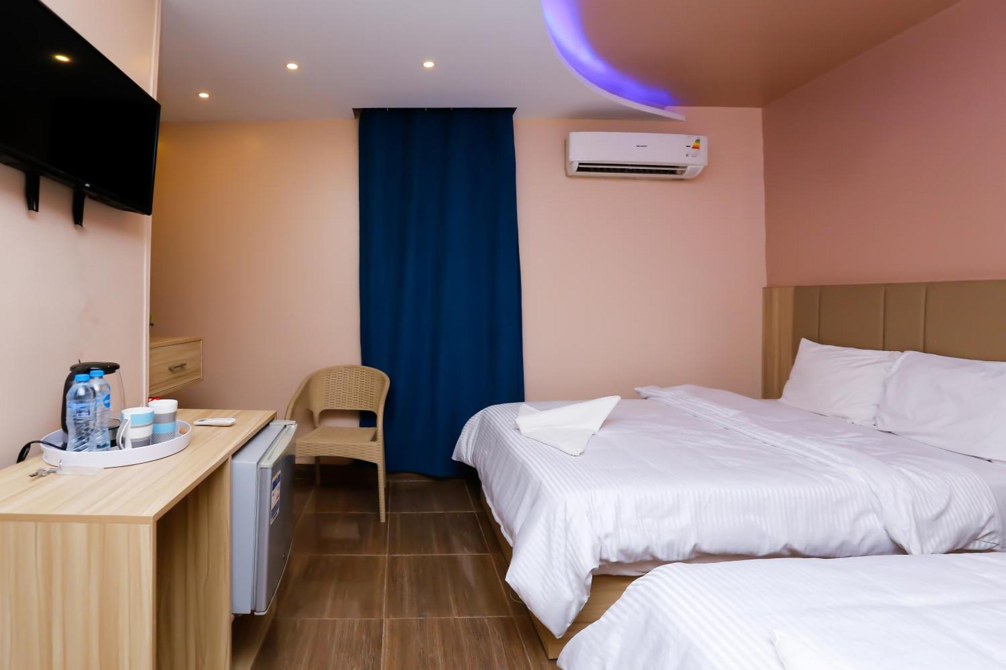 Pyramids Express View Hotel Kafrat al Jabal Exterior photo