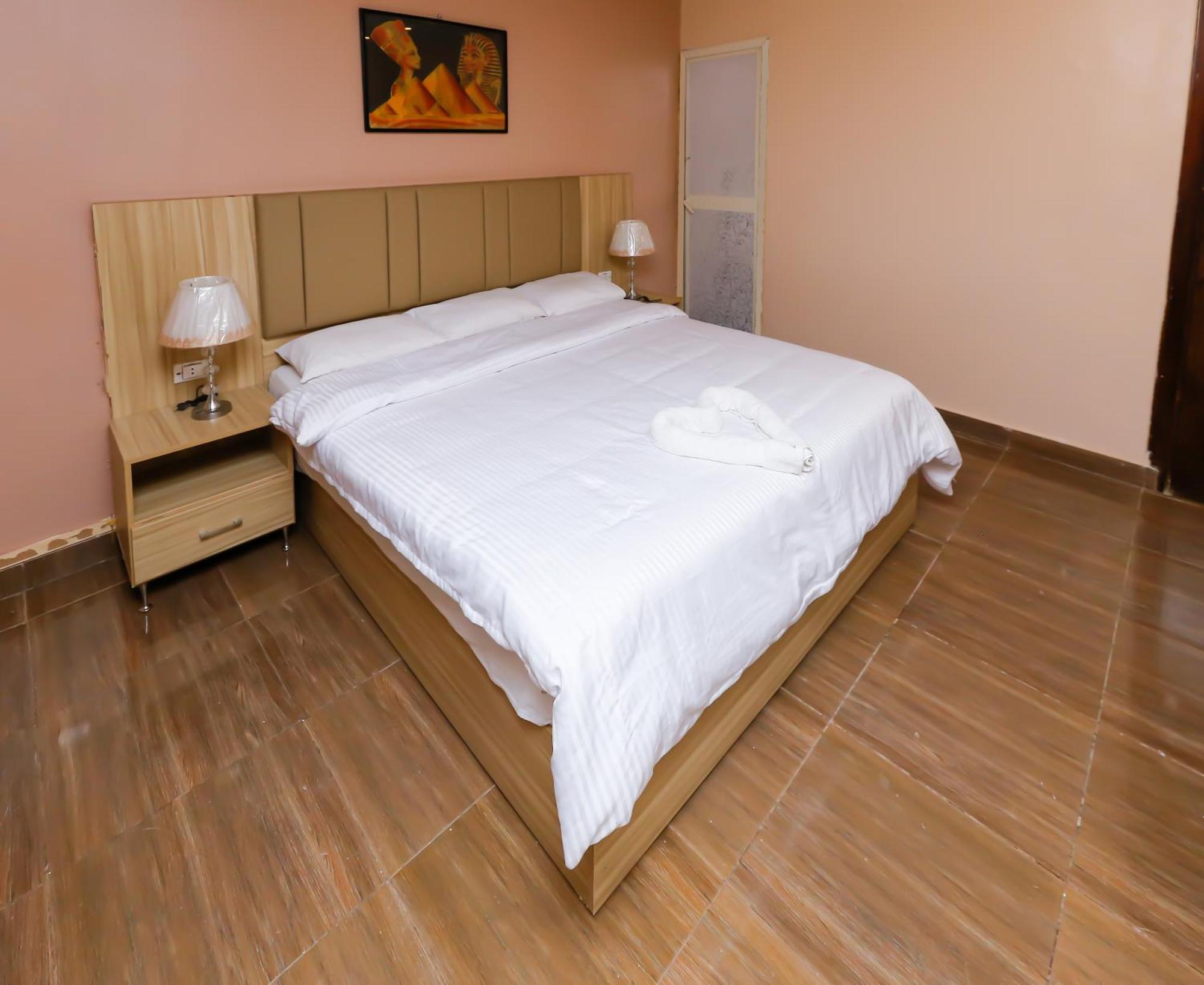 Pyramids Express View Hotel Kafrat al Jabal Exterior photo